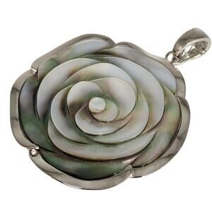 Reversible 925 Silver Pendant With Craved Mother Of Pearl Rose And Petal Design